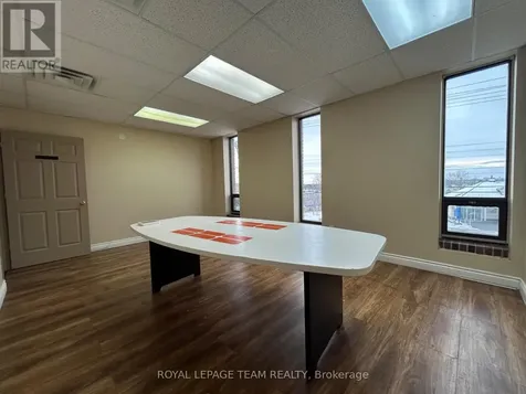 1695 Bank Street Ottawa ON K1V 7Z3
