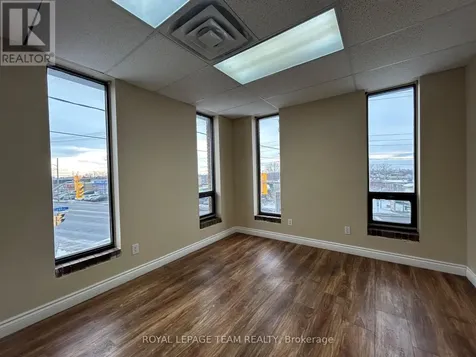 1695 Bank Street Ottawa ON K1V 7Z3