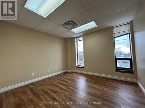 1695 Bank Street Ottawa ON K1V 7Z3