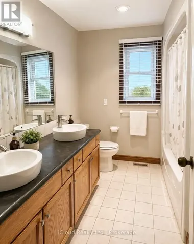 86 Glendale Drive East Tillsonburg ON N4G 1J7