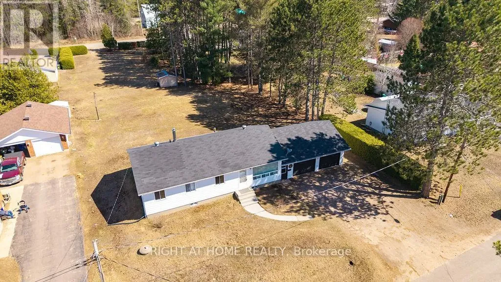 28 Jackpine Street Madawaska Valley ON K0J 1B0