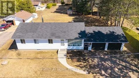 28 Jackpine Street Madawaska Valley ON K0J 1B0
