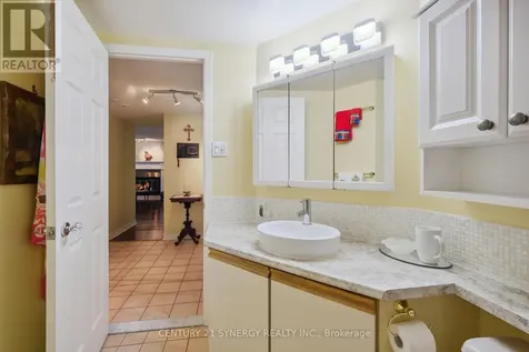 295 Gilmour Street Ottawa ON K2P 0P7