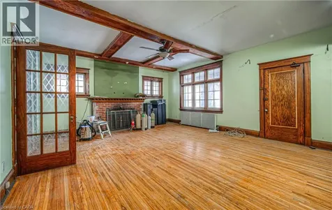 916 Queenston Road Cambridge ON N3H 3K8