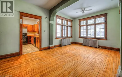 916 Queenston Road Cambridge ON N3H 3K8