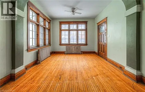 916 Queenston Road Cambridge ON N3H 3K8