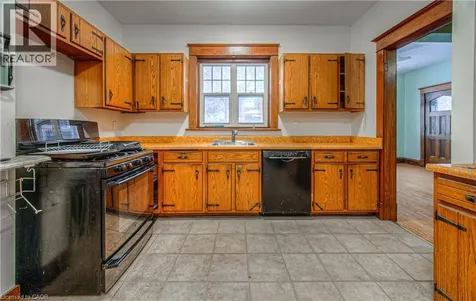 916 Queenston Road Cambridge ON N3H 3K8