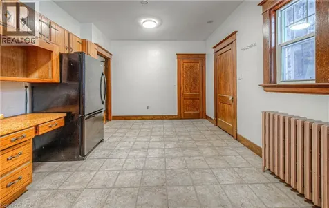 916 Queenston Road Cambridge ON N3H 3K8