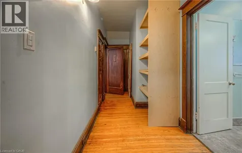 916 Queenston Road Cambridge ON N3H 3K8