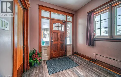 916 Queenston Road Cambridge ON N3H 3K8
