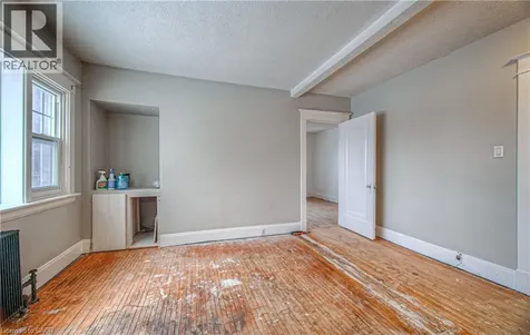 916 Queenston Road Cambridge ON N3H 3K8