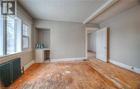 916 Queenston Road Cambridge ON N3H 3K8