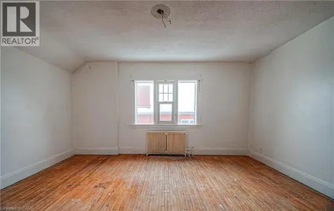 916 Queenston Road Cambridge ON N3H 3K8