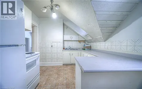 916 Queenston Road Cambridge ON N3H 3K8