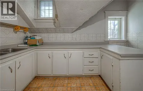 916 Queenston Road Cambridge ON N3H 3K8