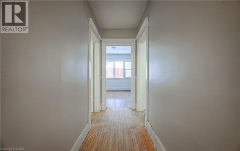 916 Queenston Road Cambridge ON N3H 3K8