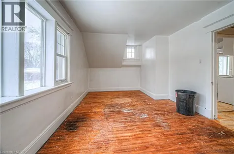 916 Queenston Road Cambridge ON N3H 3K8