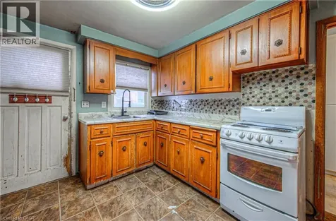 916 Queenston Road Cambridge ON N3H 3K8
