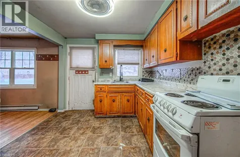 916 Queenston Road Cambridge ON N3H 3K8