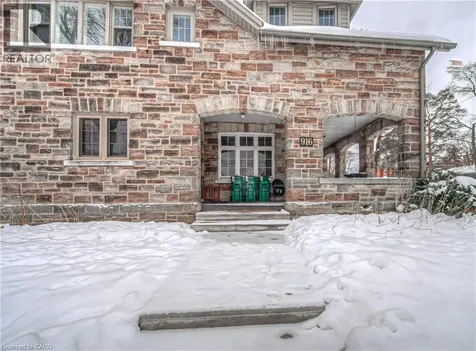 916 Queenston Road Cambridge ON N3H 3K8