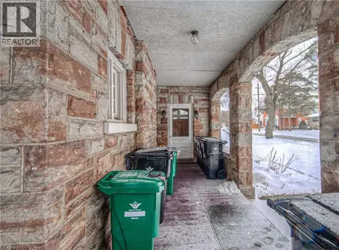 916 Queenston Road Cambridge ON N3H 3K8