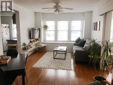 4685-4691 Wyandotte Street East Windsor ON N8Y 3B4