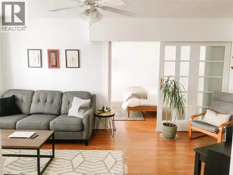 4685-4691 Wyandotte Street East Windsor ON N8Y 3B4