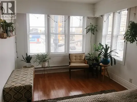 4685-4691 Wyandotte Street East Windsor ON N8Y 3B4