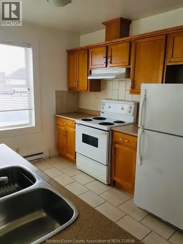4685-4691 Wyandotte Street East Windsor ON N8Y 3B4