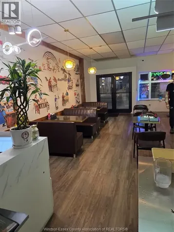 4685-4691 Wyandotte Street East Windsor ON N8Y 3B4