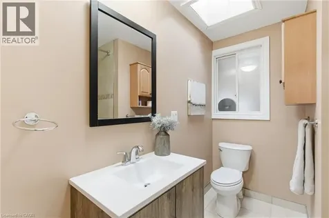 22 Colonial Street Welland ON L3C 5W5