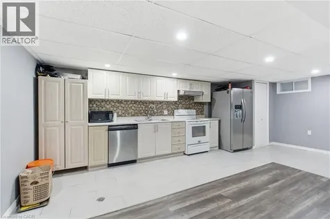 22 Colonial Street Welland ON L3C 5W5