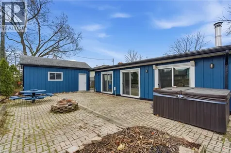 22 Colonial Street Welland ON L3C 5W5