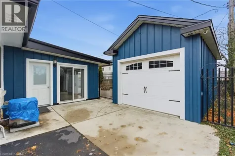 22 Colonial Street Welland ON L3C 5W5