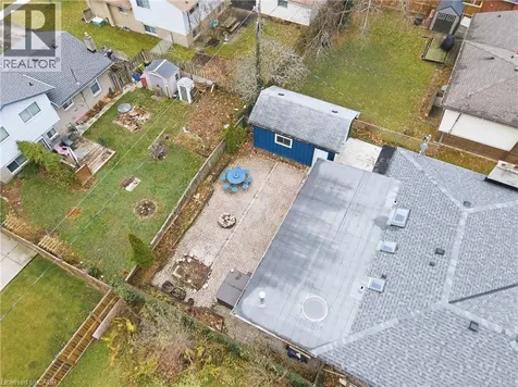 22 Colonial Street Welland ON L3C 5W5