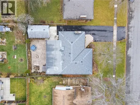 22 Colonial Street Welland ON L3C 5W5