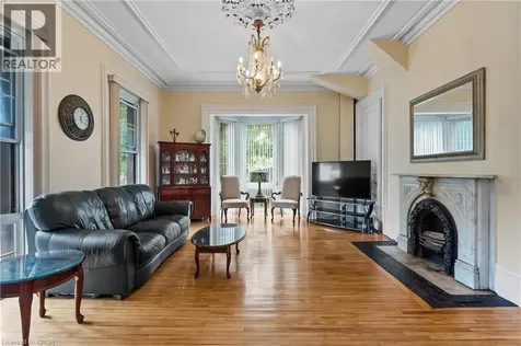 5368 Menzie Street Niagara Falls ON L2E 2V8
