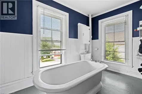 5368 Menzie Street Niagara Falls ON L2E 2V8
