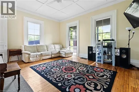 5368 Menzie Street Niagara Falls ON L2E 2V8