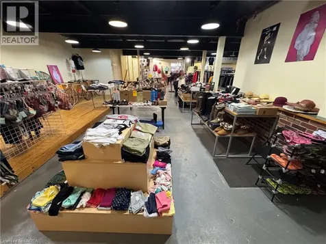 19 Broadway Street West Paris ON N3L 2S3