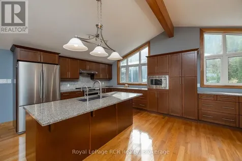 123 Lakeview Road Grey Highlands ON N0C 1M0