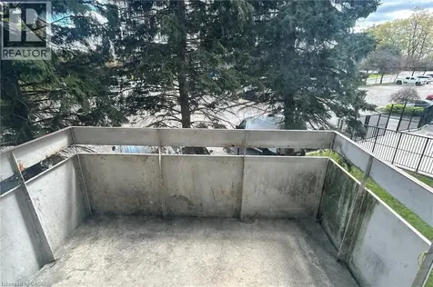10 Edgecliff Golfway North York ON M3C 3A3