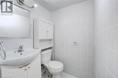 10 Edgecliff Golfway North York ON M3C 3A3