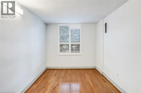 10 Edgecliff Golfway North York ON M3C 3A3