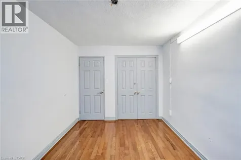 10 Edgecliff Golfway North York ON M3C 3A3