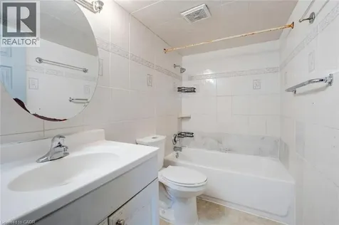 10 Edgecliff Golfway North York ON M3C 3A3