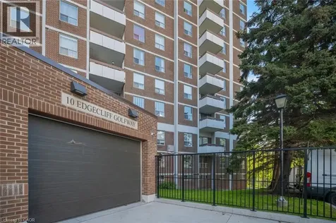 10 Edgecliff Golfway North York ON M3C 3A3