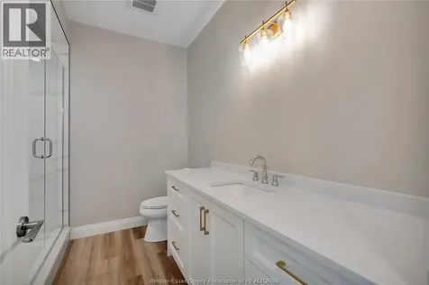 31 Sandcastle Amherstburg ON N9V 0J2