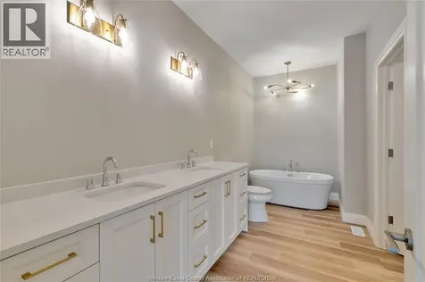 35 Sandcastle Amherstburg ON N9V 0J2
