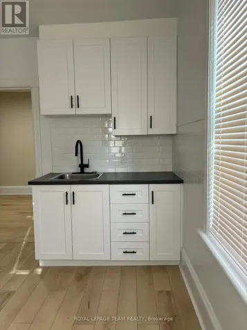 158 St Andrew Street Ottawa ON K1N 5G4